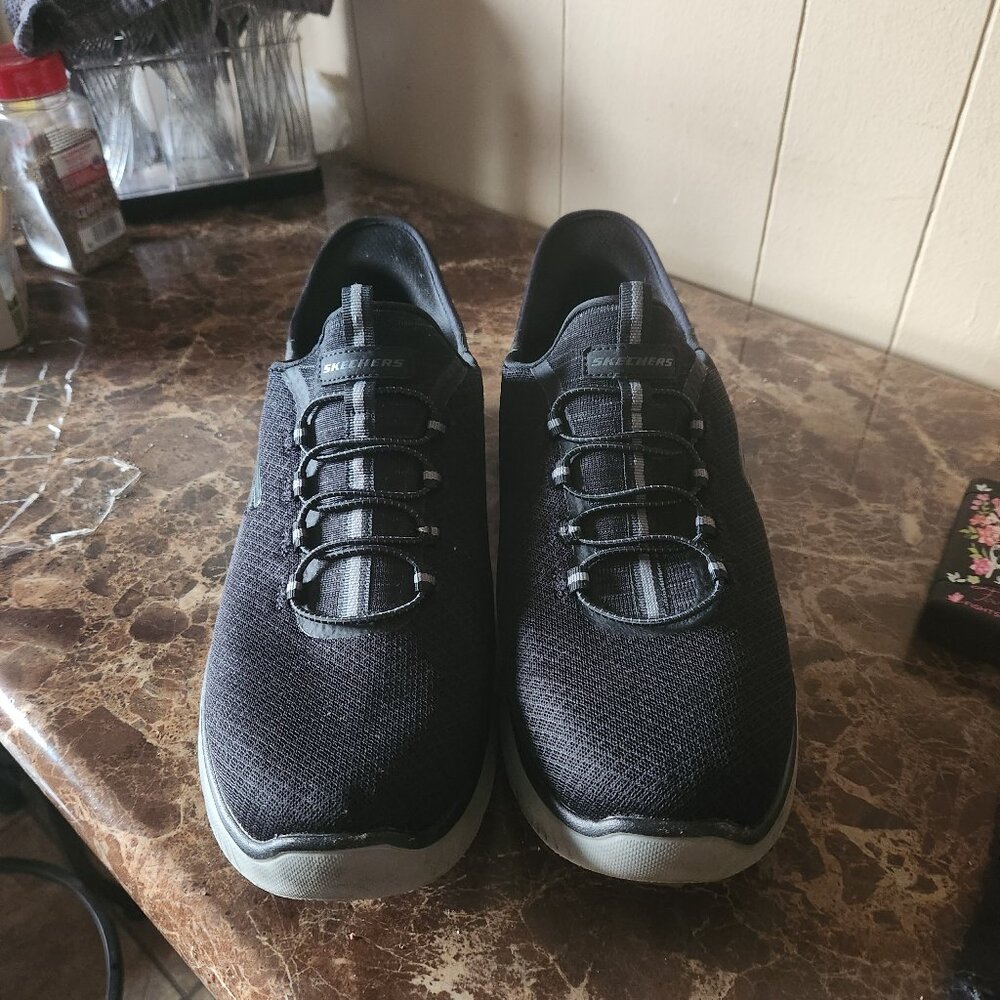 Mens Size 13  Skechers Slip Ins Black Athletic Shoes